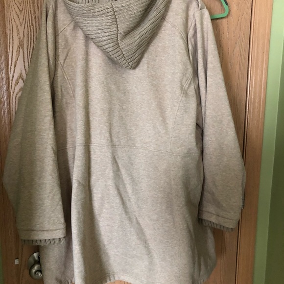 Beautiful Torrid Light Jacket - Picture 3 of 5